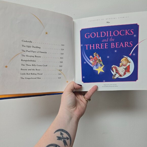 Vintage Treasury of Bedtime Stories – 1995 – Classic Tales – GUC – 20 cm x 20 cm - Picture 6 of 6